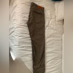 Men’s Lucky Brand 36x32 brown chino pants. Excellent condition.